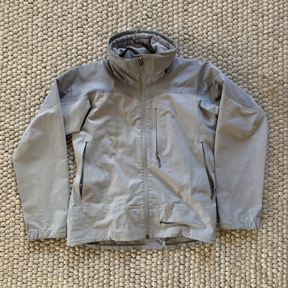 Women’s Patagonia jacket grey- small